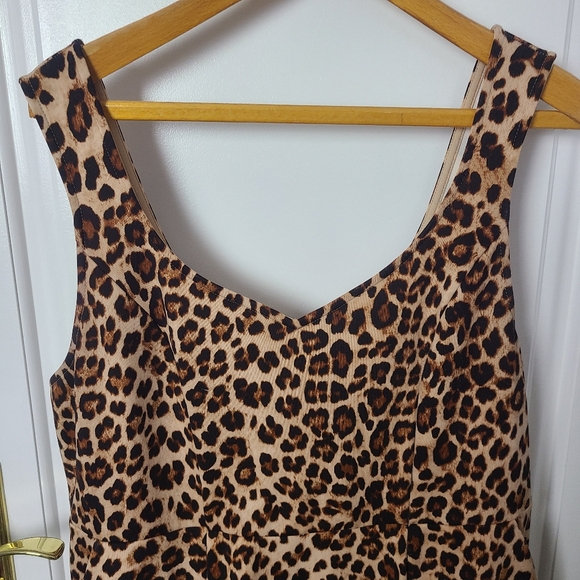 Torrid Leopard Print Skater Dress w Sweetheart Neckline and Pockets Size 2X - Picture 3 of 9
